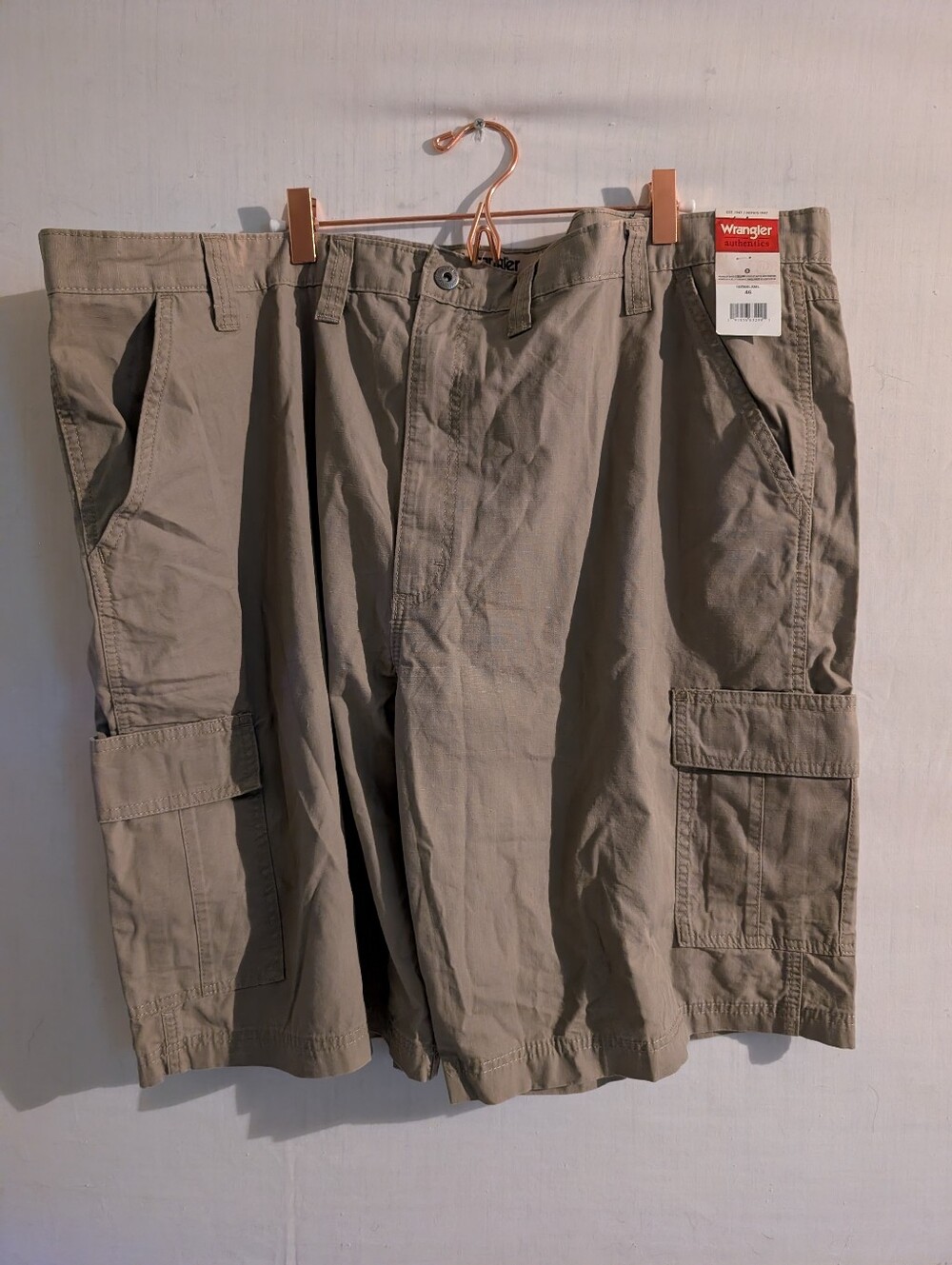 New Wrangler Mens Shorts Cargo Tan Beige Khaki Size 46 NWT
